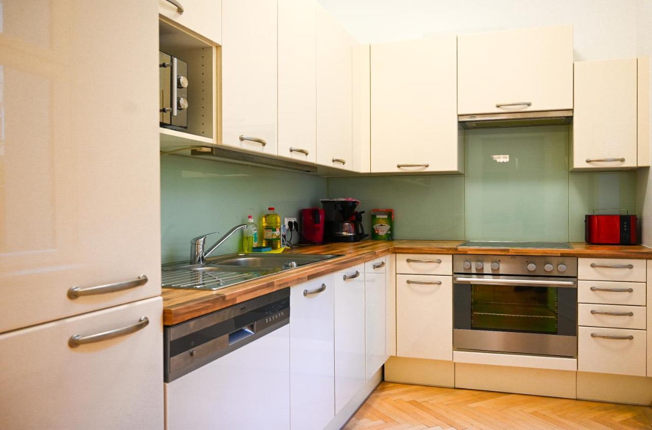 Bright Suite Universitaet Wien Bagian luar foto