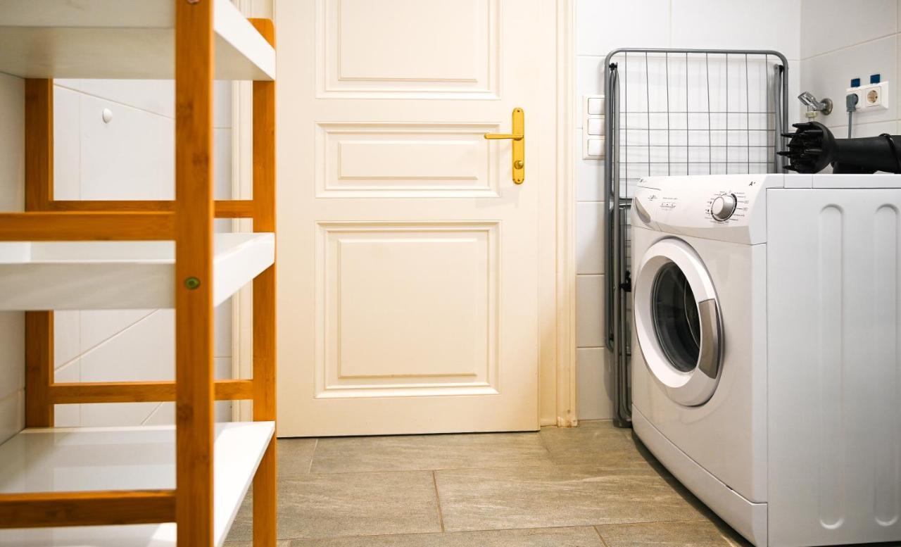 Bright Suite Universitaet Wien Bagian luar foto